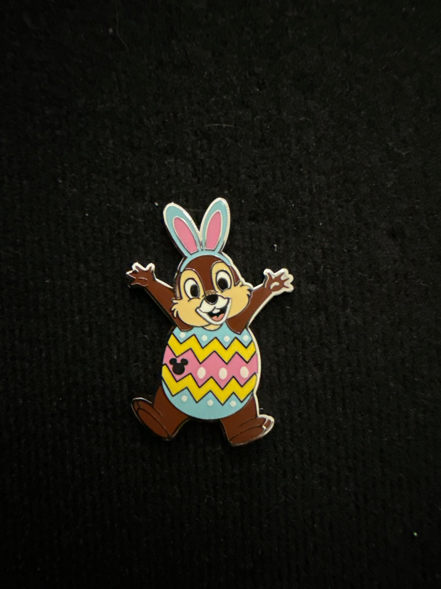 WDW Disney World Pin 2026 Hidden Mickey Wave A Holiday Chip Easter Egg M1