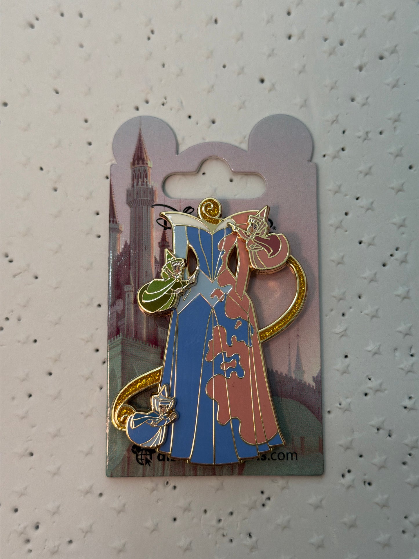 Disneyland Paris Aurora Dress Pin with Fairies Sleeping Beauty Pink Blue